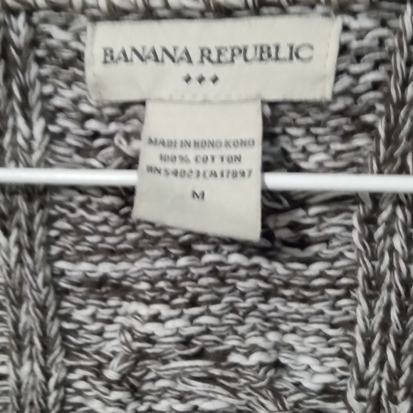 Banana Republic brown and white zip up sweater, size medium. - Picture 2 of 3